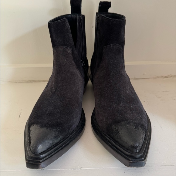 Balenciaga Boots - Picture 2 of 5